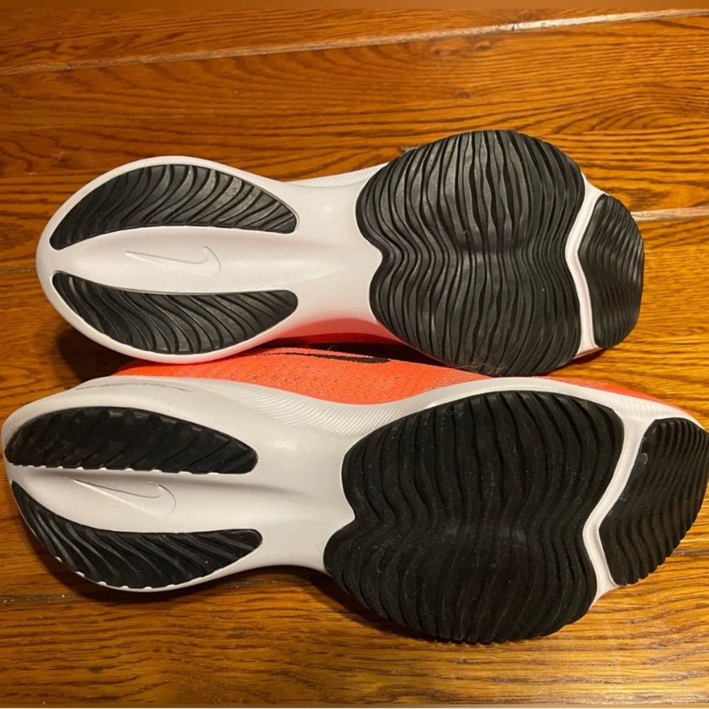 NIB Vibrant Orange Nike Air Zoom Tempo Sneakers Size 6.5Y (Size 8 Women) - Picture 7 of 11
